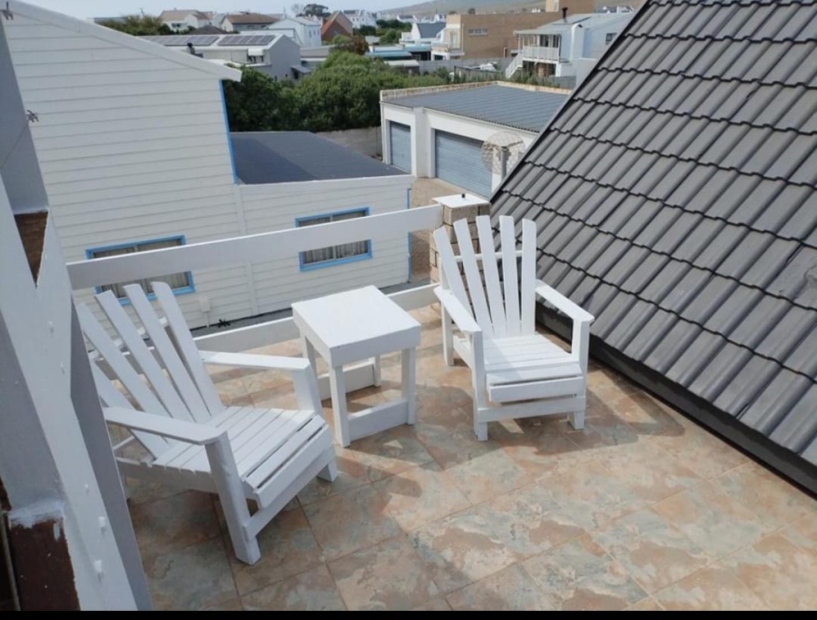 5 Bedroom Property for Sale in Britannia Reef Estate Western Cape